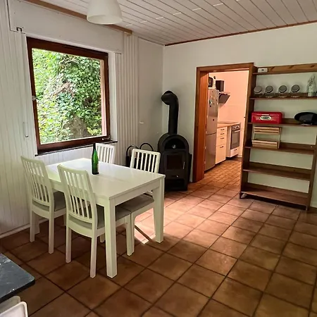 Ruhiges In Burgnaehe