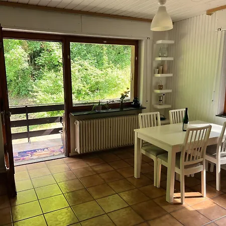 Ruhiges In Burgnaehe *