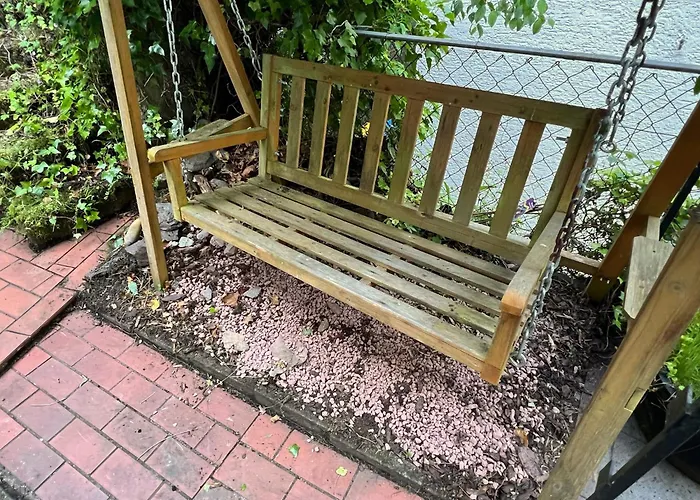 Ruhiges In Burgnaehe *